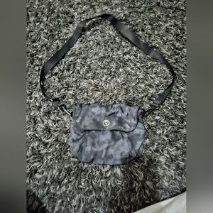 Ivivva Black Camouflage Crossbody Bag